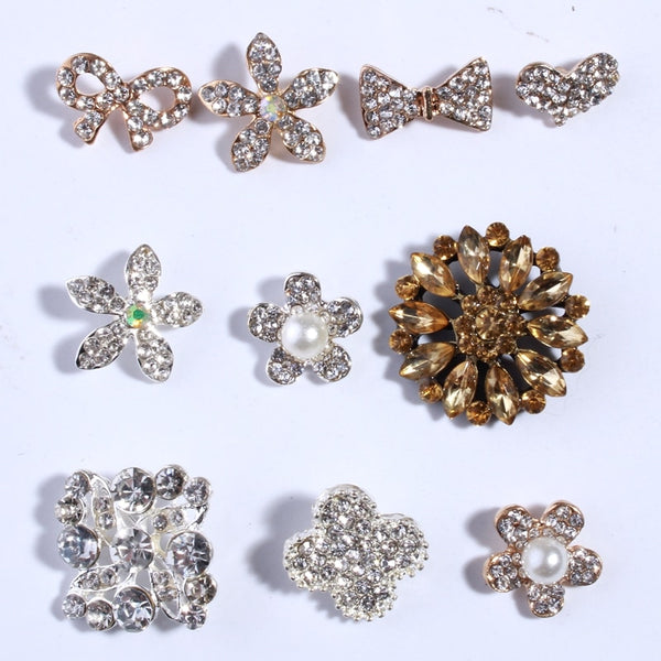 10 piezas de perlas de color marfil con botones de diamantes de imitación de cristal plateado.