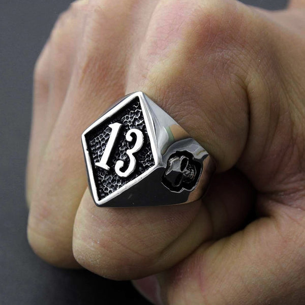 Anillo retro con número de la suerte para hombre, estilo punk, hip hop, de acero inoxidable, estilo motero, con calavera de la suerte.