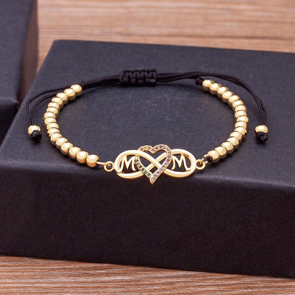 Pulsera elegante y elegante con cuentas en forma de corazón de oro hecha a mano.