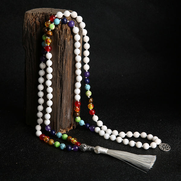 Collar anudado con cuentas de piedra natural de 7 chakras y 108 japa mala