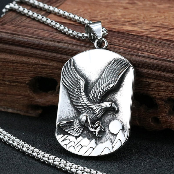 Collar con colgante de águila de acero inoxidable estilo punk para hombre