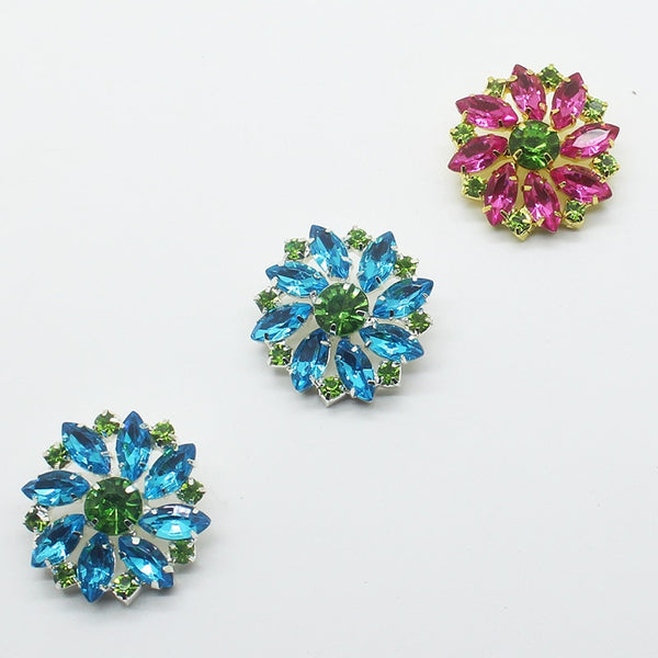 Lote de 5 botones de diamantes de imitación con vástago de metal y flores de 27 mm