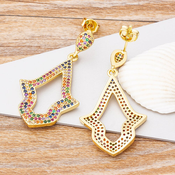 Pendientes clásicos con dijes para mujer