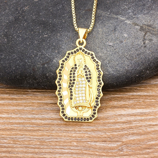 Collar con colgante de la Virgen María para mujer