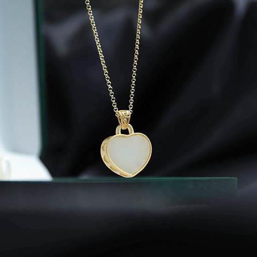 Nuevo colgante de collar dorado con forma de corazón de amor de jade hetiano natural de otoño