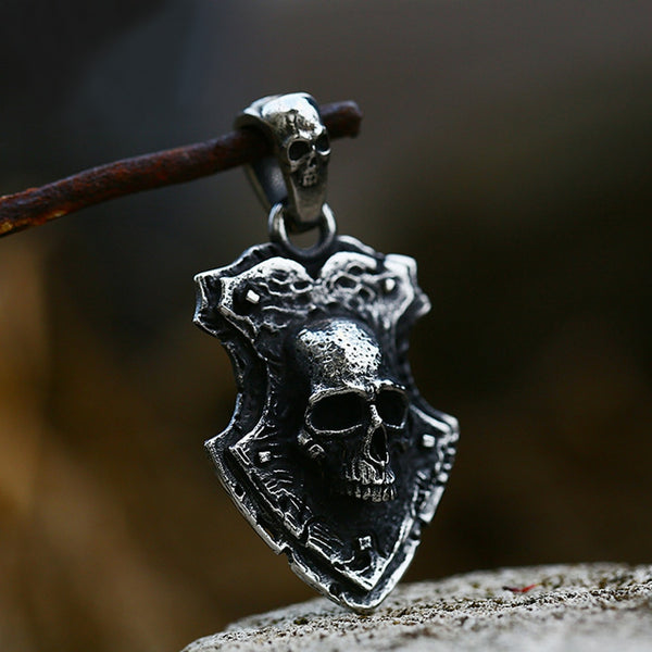 Collar con colgante de calavera negra estilo gótico vintage para hombre, estilo punk motero, de acero inoxidable.
