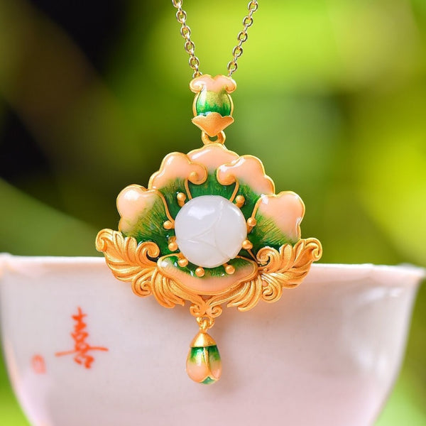 Nuevo collar con colgante de loto de porcelana esmaltada de jade hetiano natural