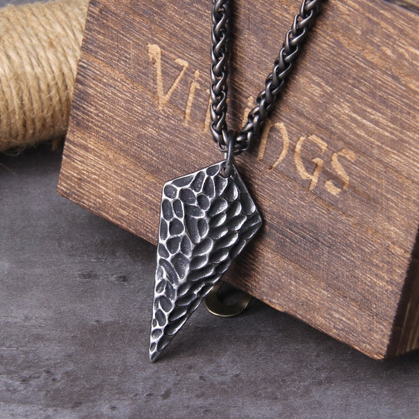Collar con colgante de lanza vikinga de color hierro "Yelmo del Pavor" y "Vegvisir Vikingo"