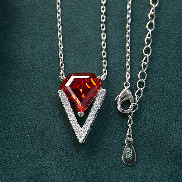 Diseño original brillante rombo rubino V ciondolo donna Cadenas Collares