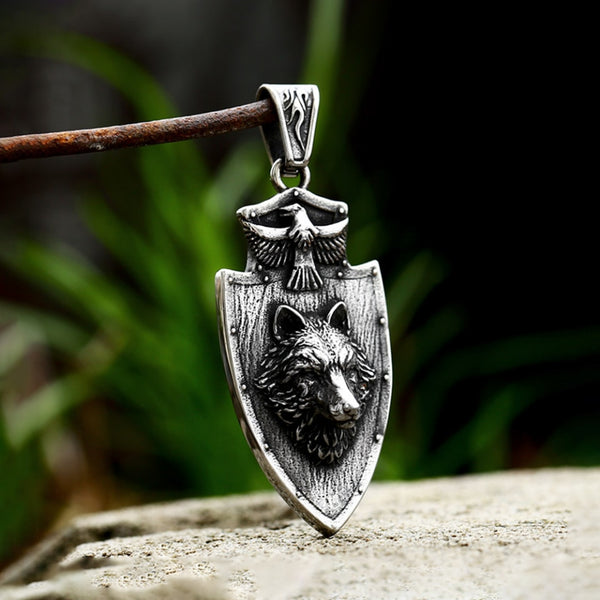 Collar con colgante de escudo y cabeza de lobo 3D único estilo punk para hombre