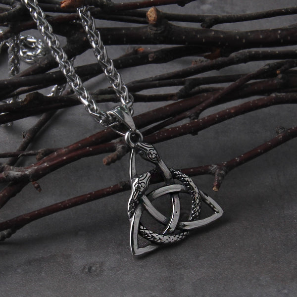 Collar con colgante de cadena con nudo celta de serpiente de estilo nórdico vikingo que nunca se decolora