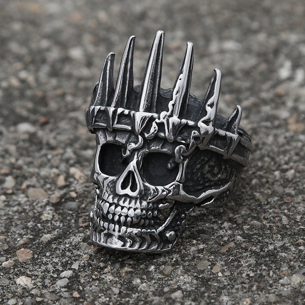 Anillo gótico clásico de acero inoxidable con corona de calavera y corona noble para hombre.