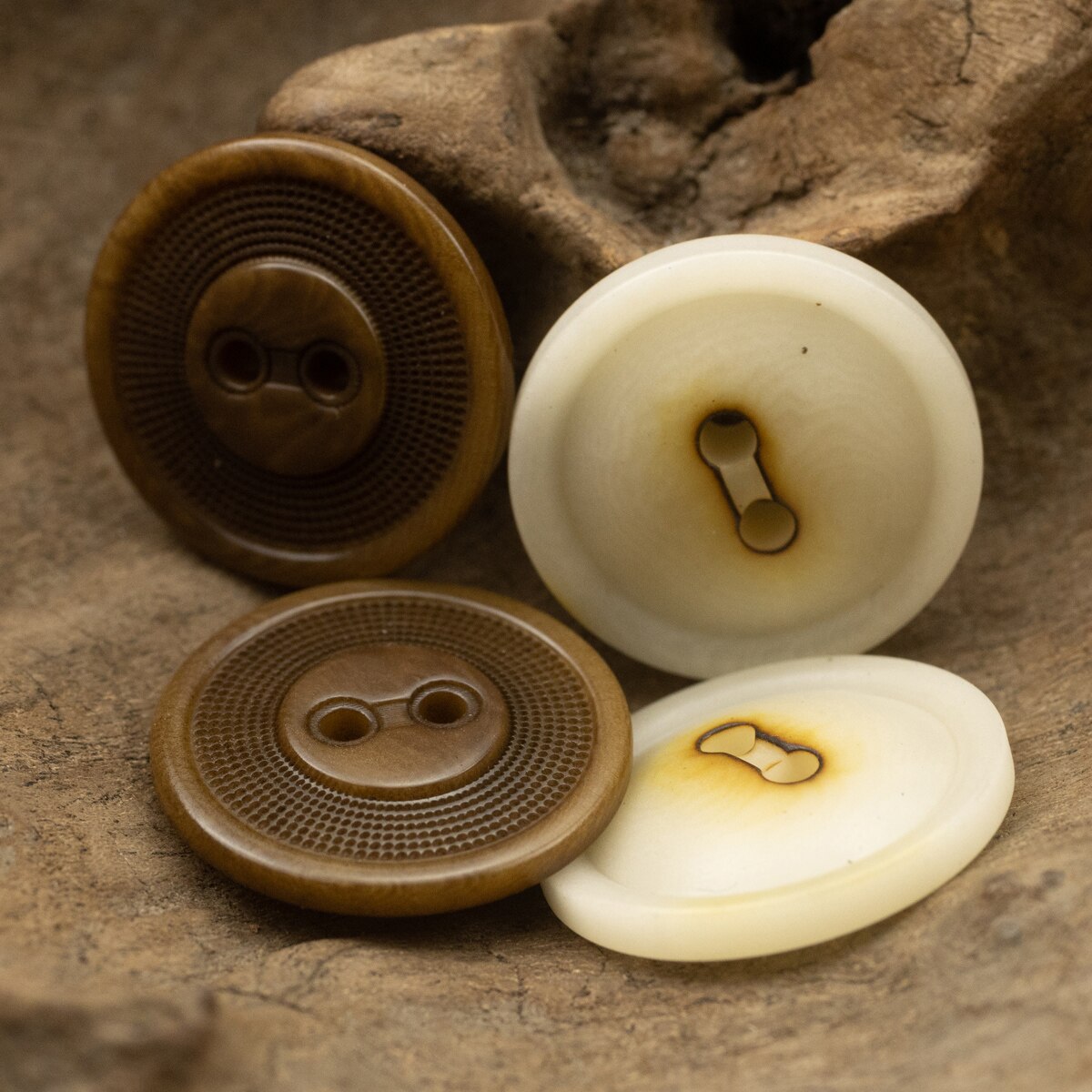 5pcs Two Hole Buttons for Clothing Japanese Style Laser Engraving White and Brown Button