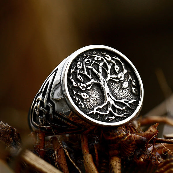 Anillo vikingo vintage de moda con árbol de la vida tallado para hombres y mujeres.