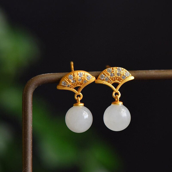 Pendientes de jade hetiano natural con hojas de ginkgo, originales y artesanales en oro antiguo