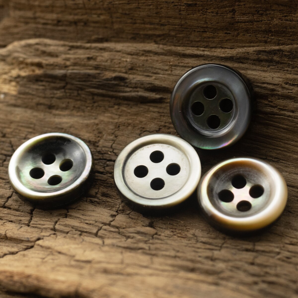 10pcs Smoke Grey Natural Trocas Buttons