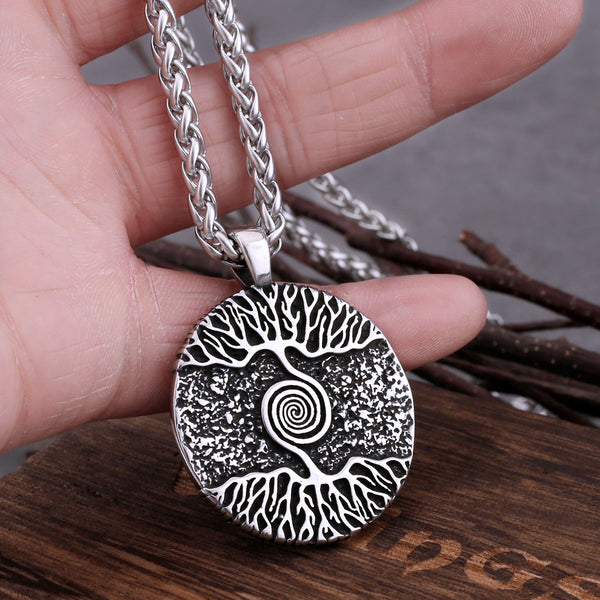 Collar vikingo con árbol de la vida de acero inoxidable y amuleto con símbolo nórdico de Odín.