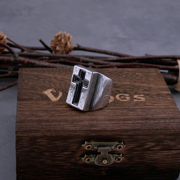 Anillo religioso de acero inoxidable 316L con ala ancha y cruz para hombre