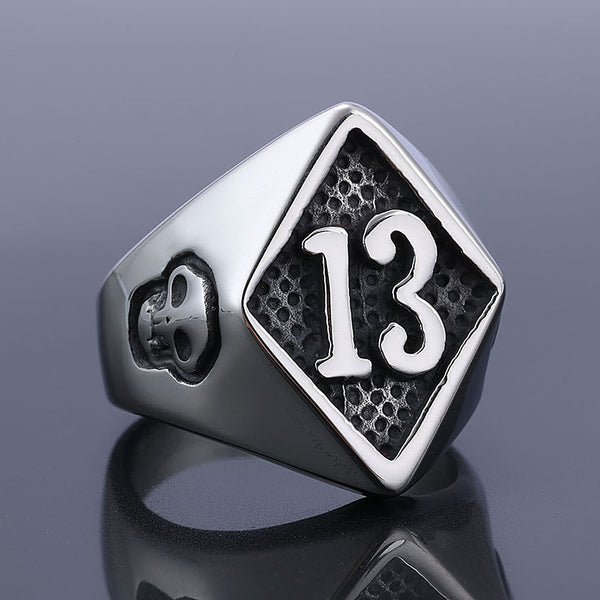 Anillo de acero inoxidable con número de la suerte para hombre y mujer, diseño de calavera de motociclista.