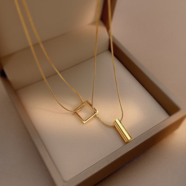 Collar de acero inoxidable de doble capa con superposición de color dorado para mujer
