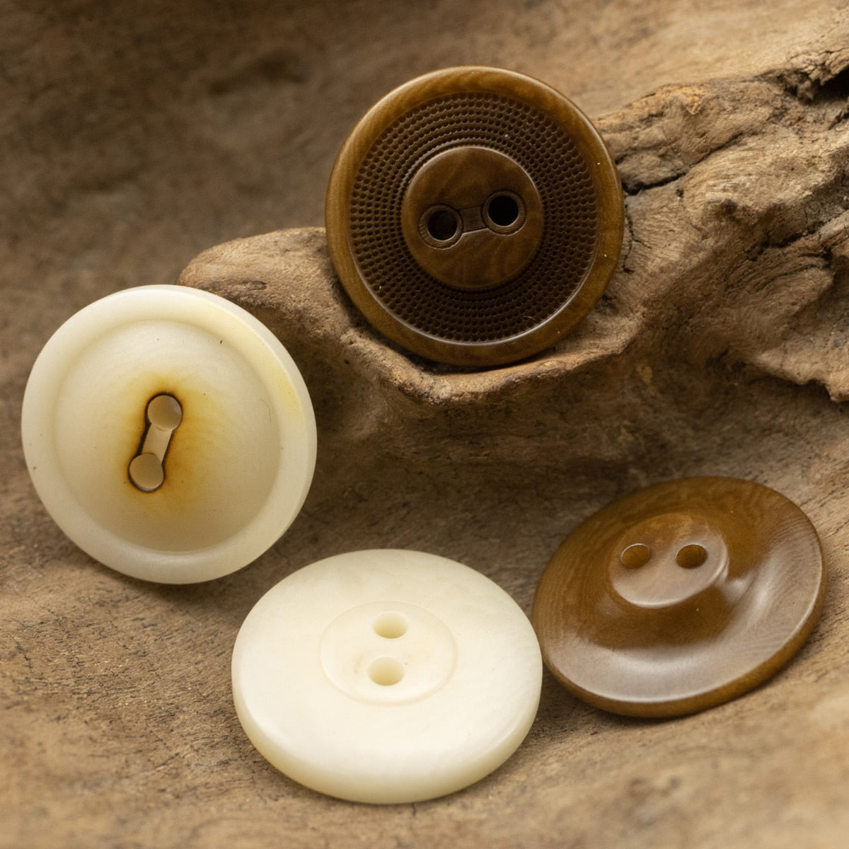 5pcs Two Hole Buttons for Clothing Japanese Style Laser Engraving White and Brown Button