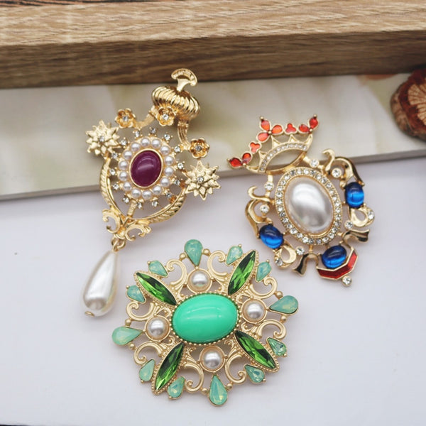 Baroque Resin Pearl Rhinestone Matt Brooch For Women