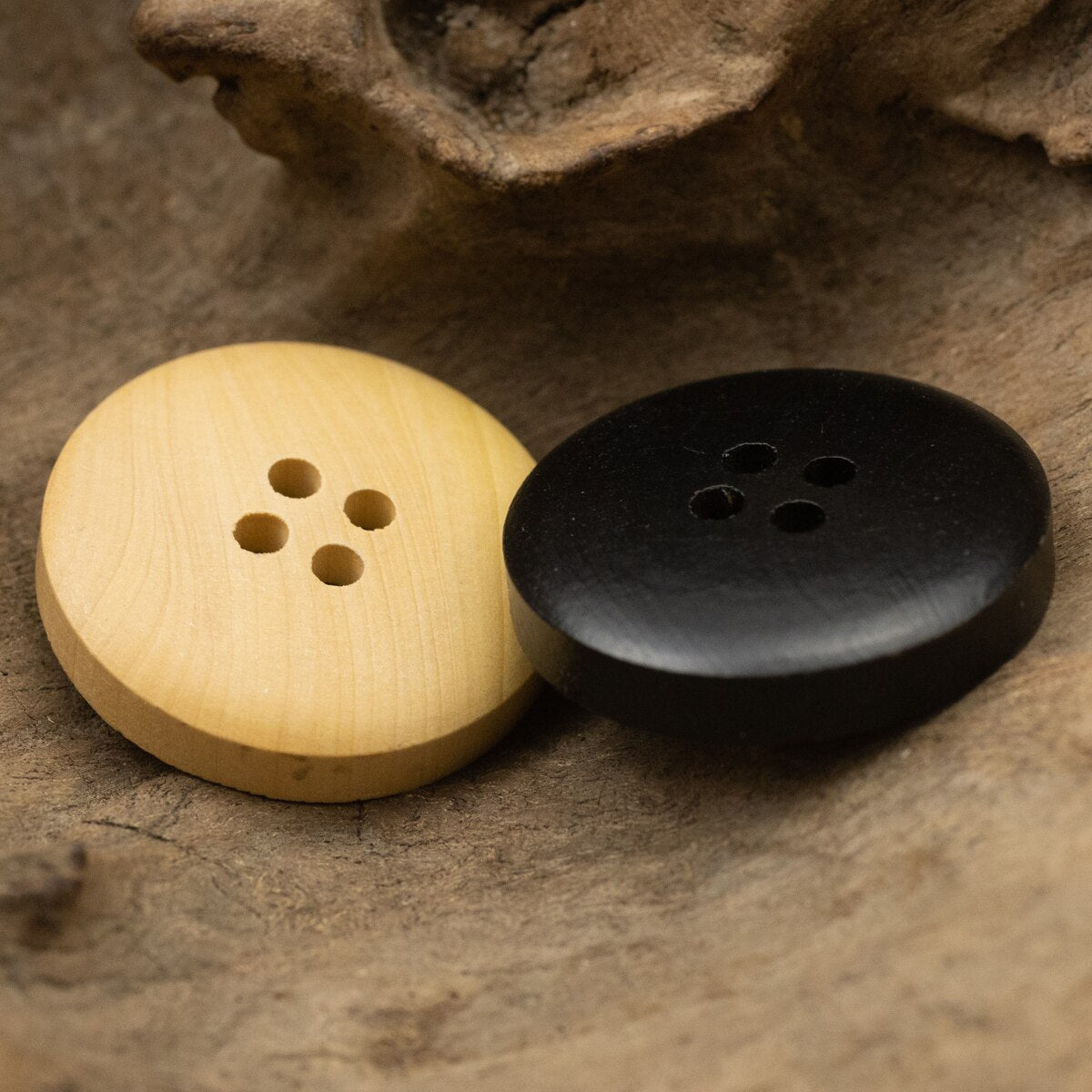 10pcs Wooden Decorative 4 Holes Yellow and Black Buttons