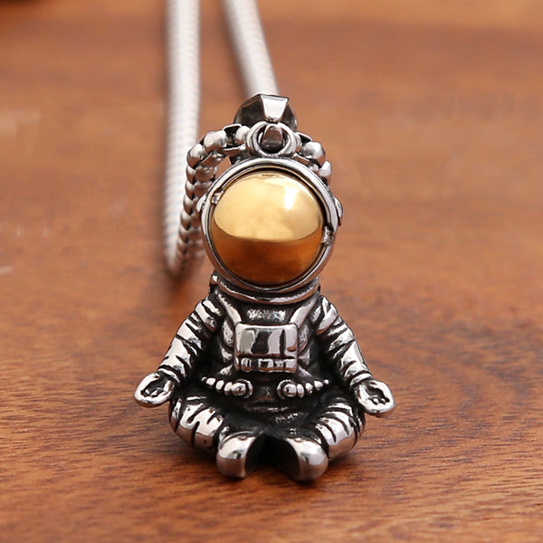 Collar con colgante de astronauta de acero inoxidable estilo punk para hombres y mujeres.