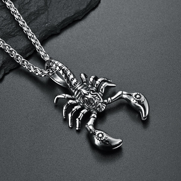 Collar con colgante de escorpión gótico retro