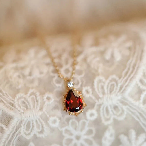Nuevo colgante de collar con rubí y gota de agua de joyería original de plata