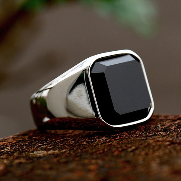 Anillos sencillos de acero inoxidable con circonita y ágata negra para hombres y mujeres.