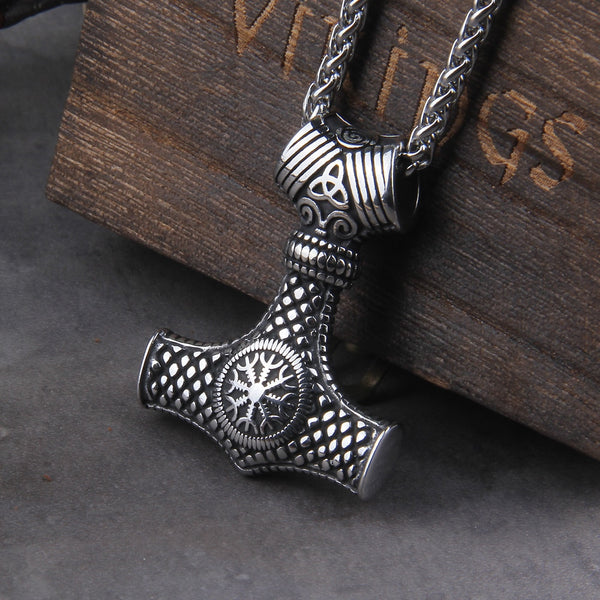 Collar con amuleto rúnico escandinavo Mjolnir, martillo de Thor y vikingos nórdicos