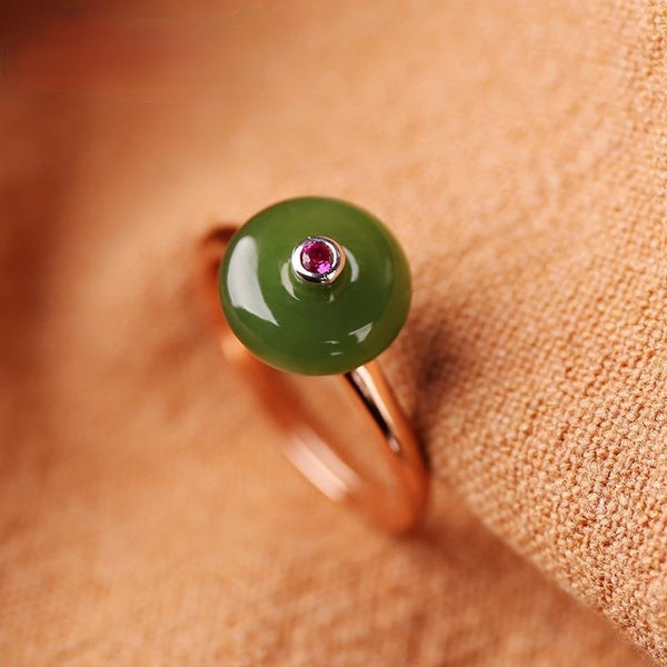 Anillo ajustable con apertura de jaspe de jade hetiano natural con incrustaciones de oro rosa
