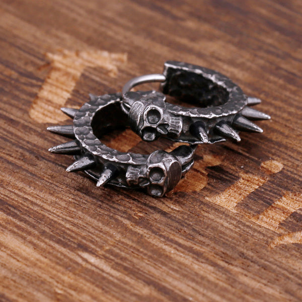 Pendientes sencillos de calavera negra de moda para hombre, de acero inoxidable, estilo hip hop, rockero y motero.