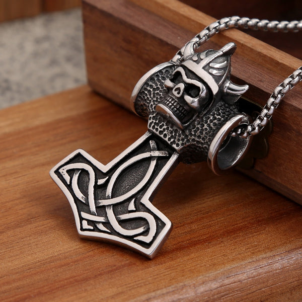 Colgante de calavera con martillo de Thor vikingo vintage para hombre