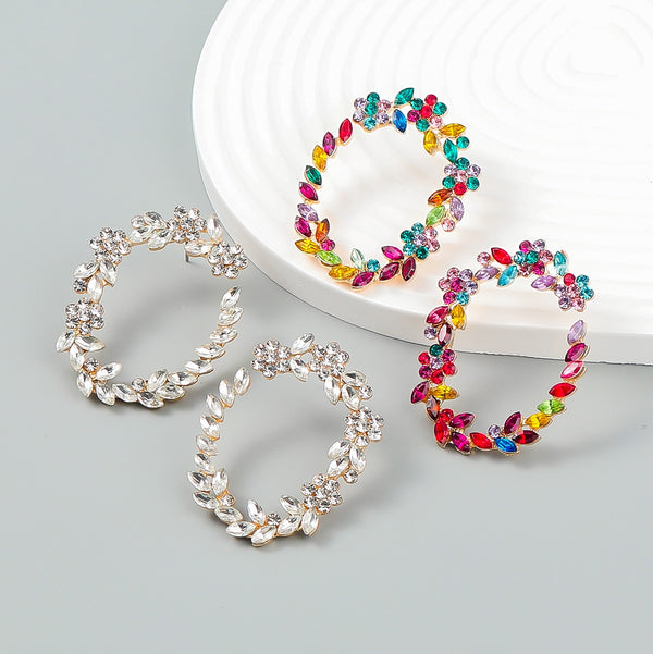 Nuevos pendientes florales de metal con diamantes de imitación, pendientes sencillos y llamativos para mujer para fiestas informales.