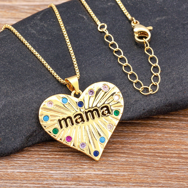 Collar con colgante de corazón de circonita incrustada con letra "Mamá" y diamantes de imitación arcoíris para mujer