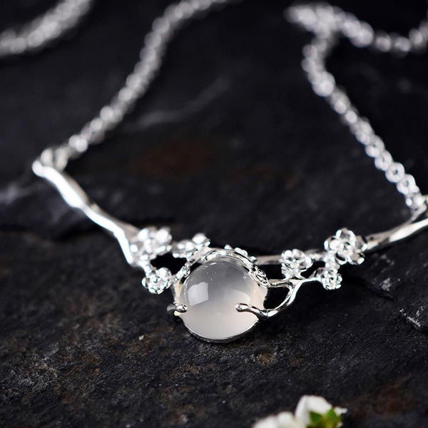 Designer Original Craft Irregular Plum Blossom Egg Round Pendant Necklace