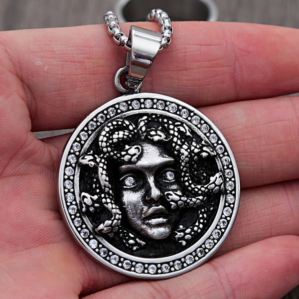 Collar con colgante de serpiente Medusa de mitología nórdica para hombre