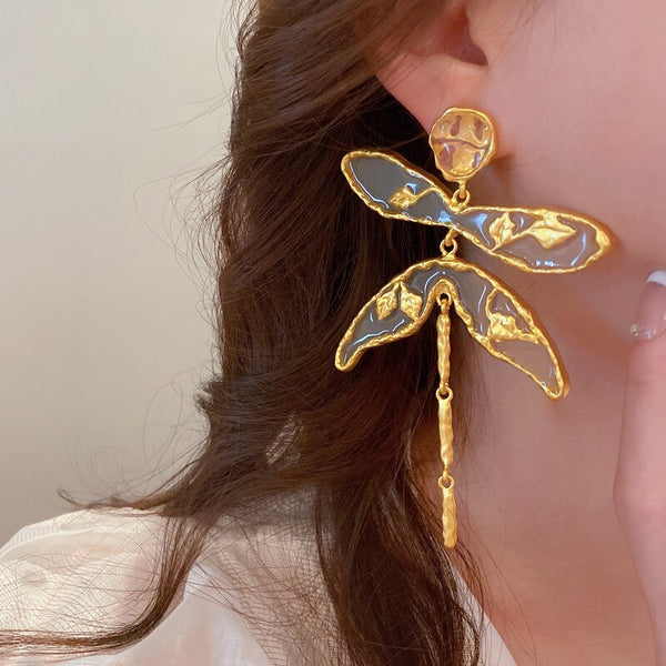 Pendientes colgantes con grandes insectos dorados para mujer