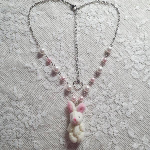 Collar con colgante de conejito de peluche suave, bonito animal de moda, cadena de cuentas rosas