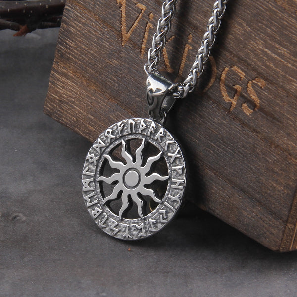 Collar con colgante de pentagrama de runas nórdicas y magia de acero inoxidable