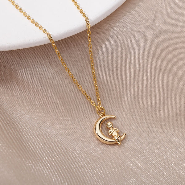 Exquisite Baby Crescent Moon Pendant Necklaces For Women