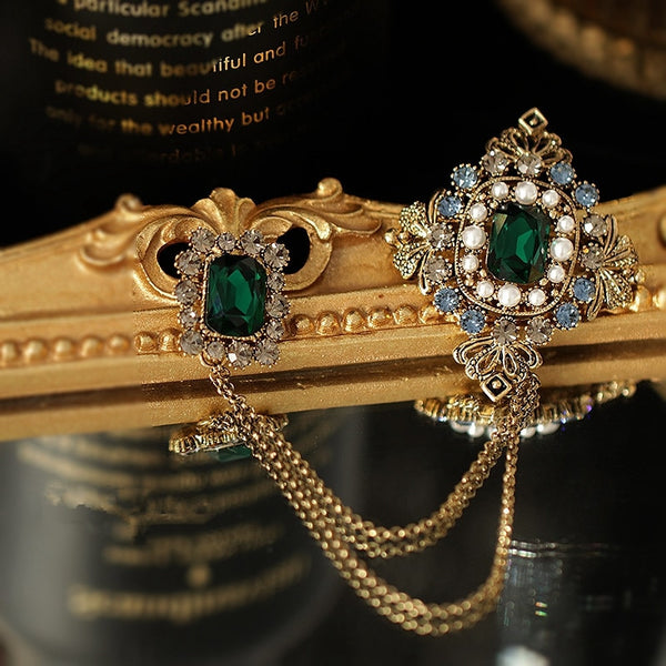 Baroque British Style Rhinestone Brooch Pins Emerald Tassel Chain Pearl Brooch