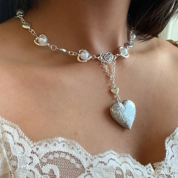 Collar de corazón de ángel | Collar con medallón moderno de hada etérea