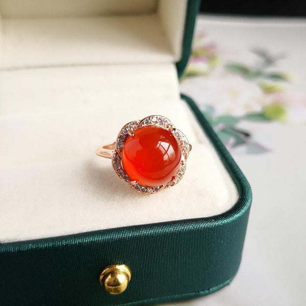 Anillos de calcedonia roja natural con flores para mujer