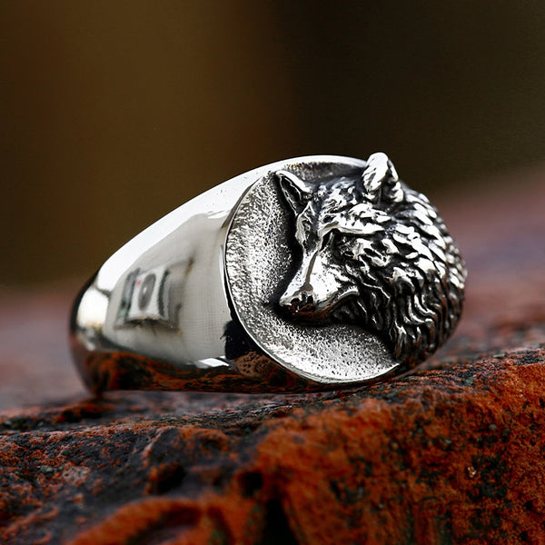 Nuevo anillo vikingo de acero inoxidable con cabeza de lobo para hombres y mujeres.