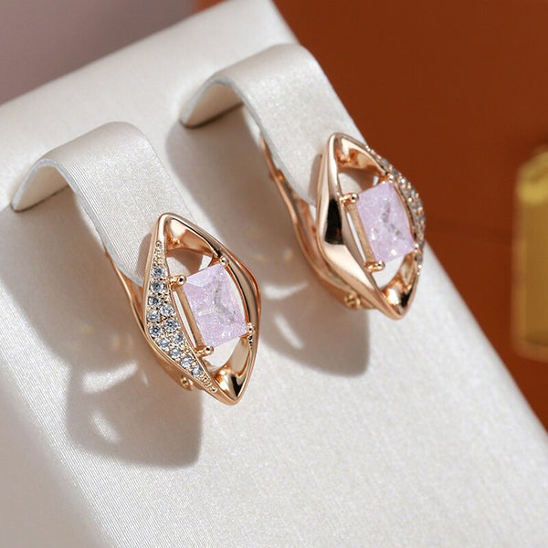 Elegantes pendientes geométricos de circonita esmerilada con forma de diamante