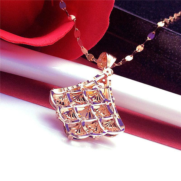 Collar con colgante de rombo brillante chapado en oro rosa de 14 quilates y oro púrpura 585 para mujer