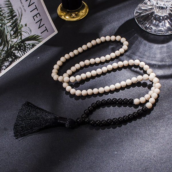 Collar de mala de 108 cuentas fósil blancas de ónix negro de 8 mm